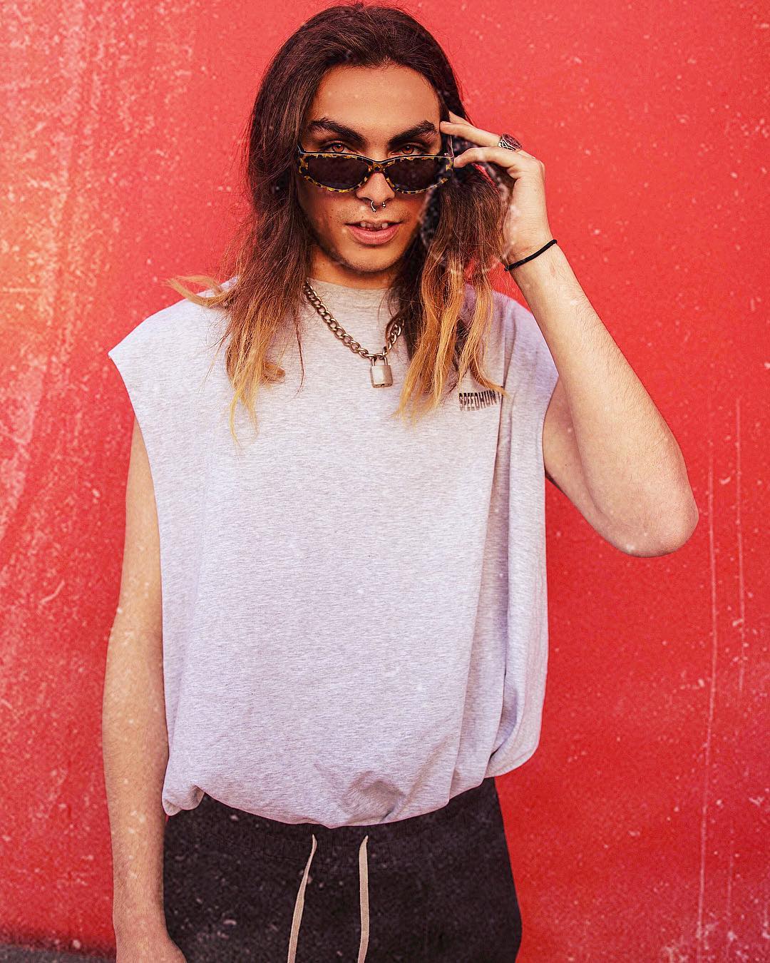 paris-releases-visuals-for-night